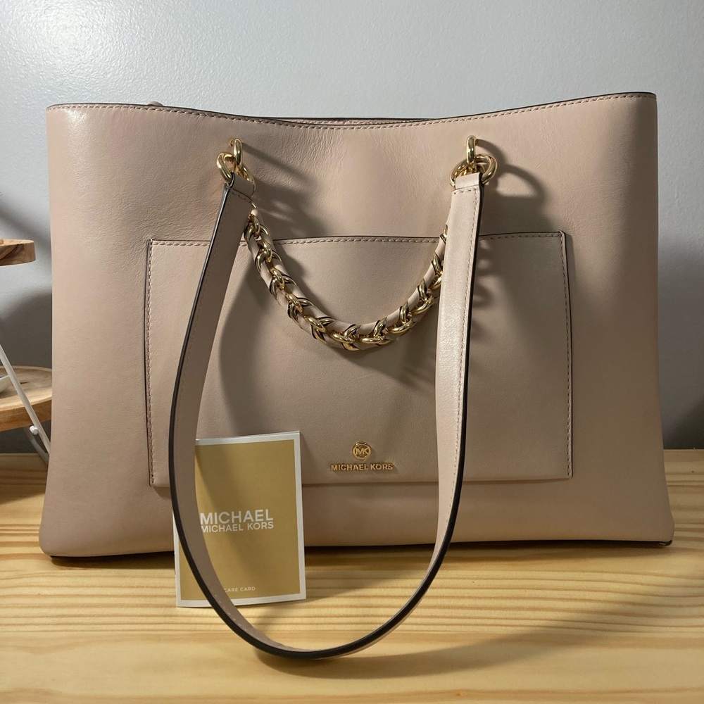 Subtle Pink Micheal Kors Tote Purse